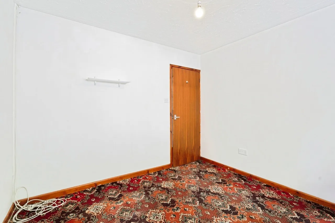 Heol Bancyroffis, Pontyates, SA15, photo 13