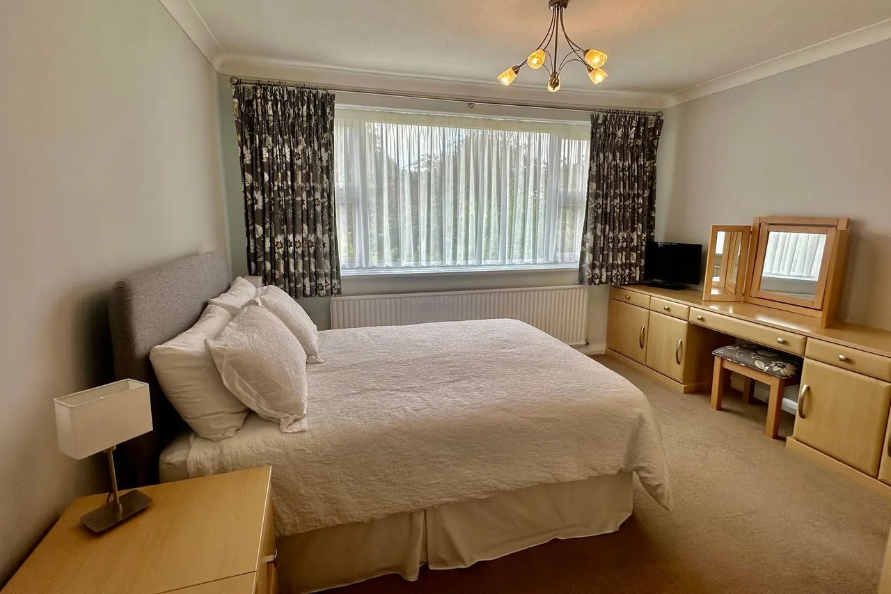Daylesford Crescent, Cheadle, photo 11