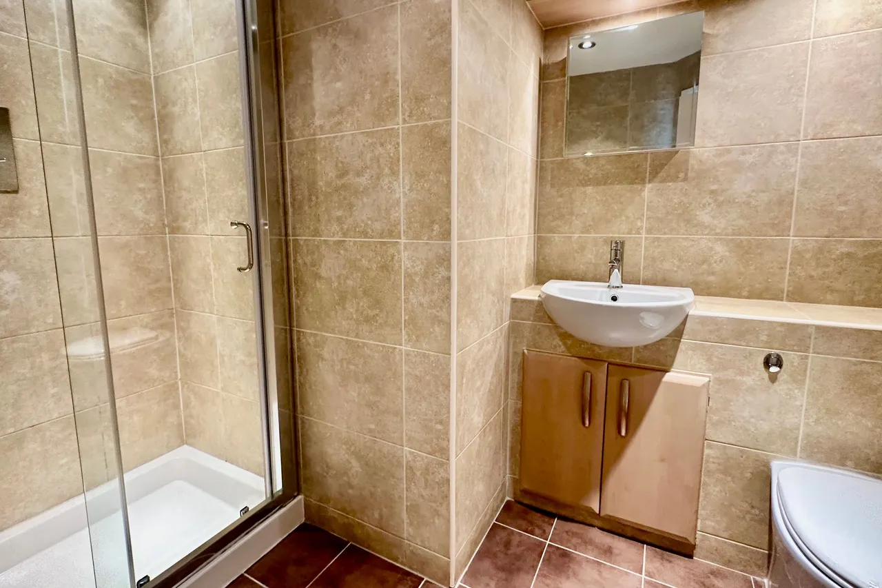 Daylesford Crescent, Cheadle, photo 13