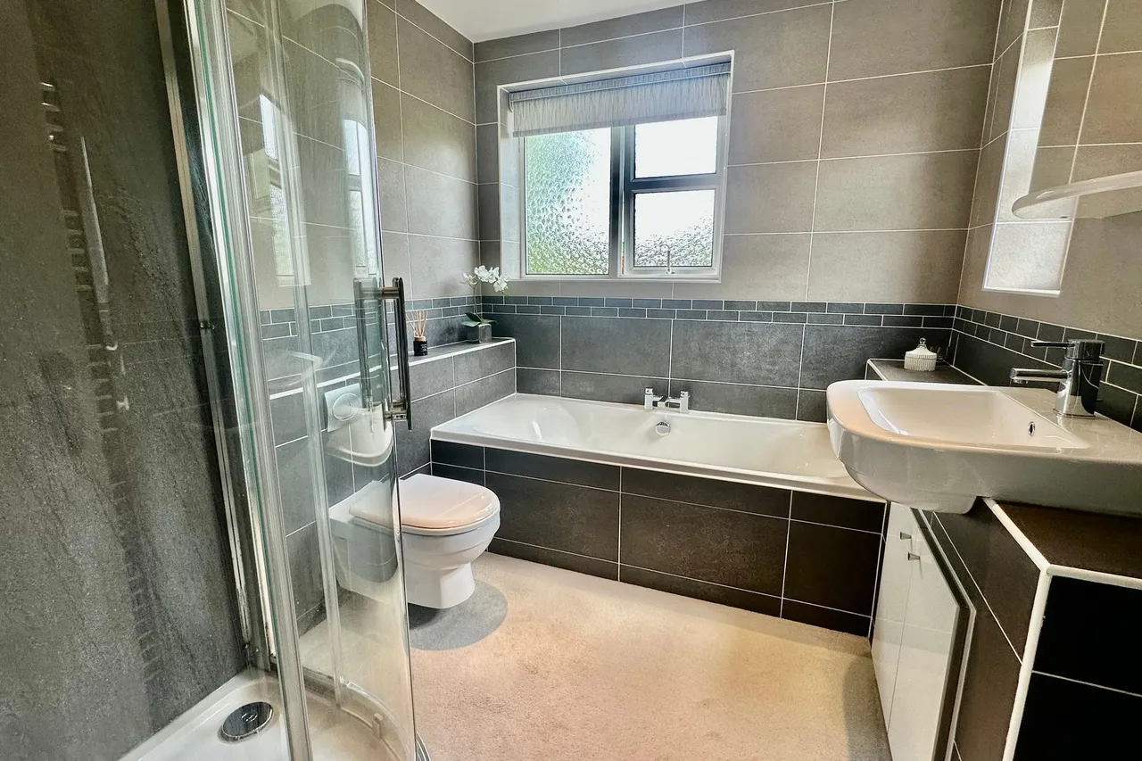 Daylesford Crescent, Cheadle, photo 18