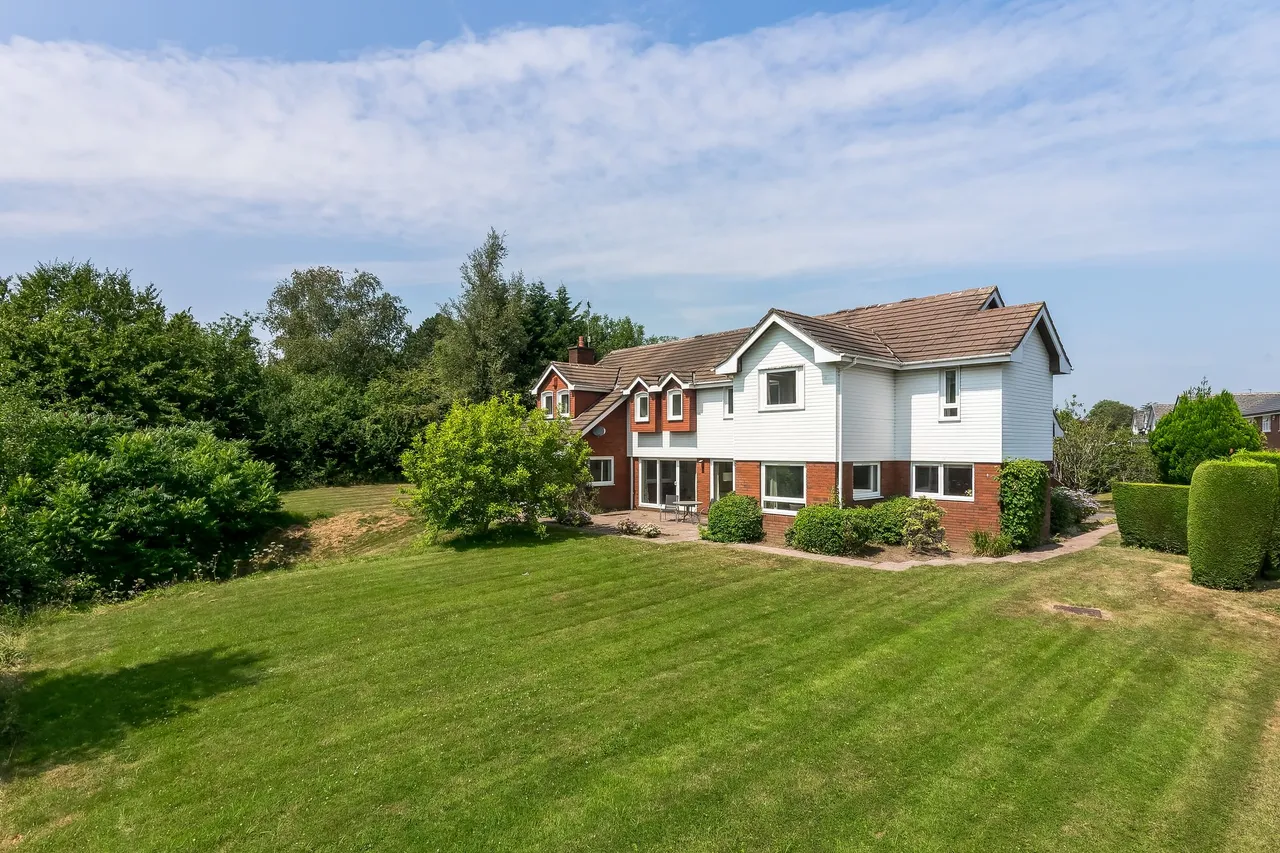 Willowmead Drive, Macclesfield, photo 26