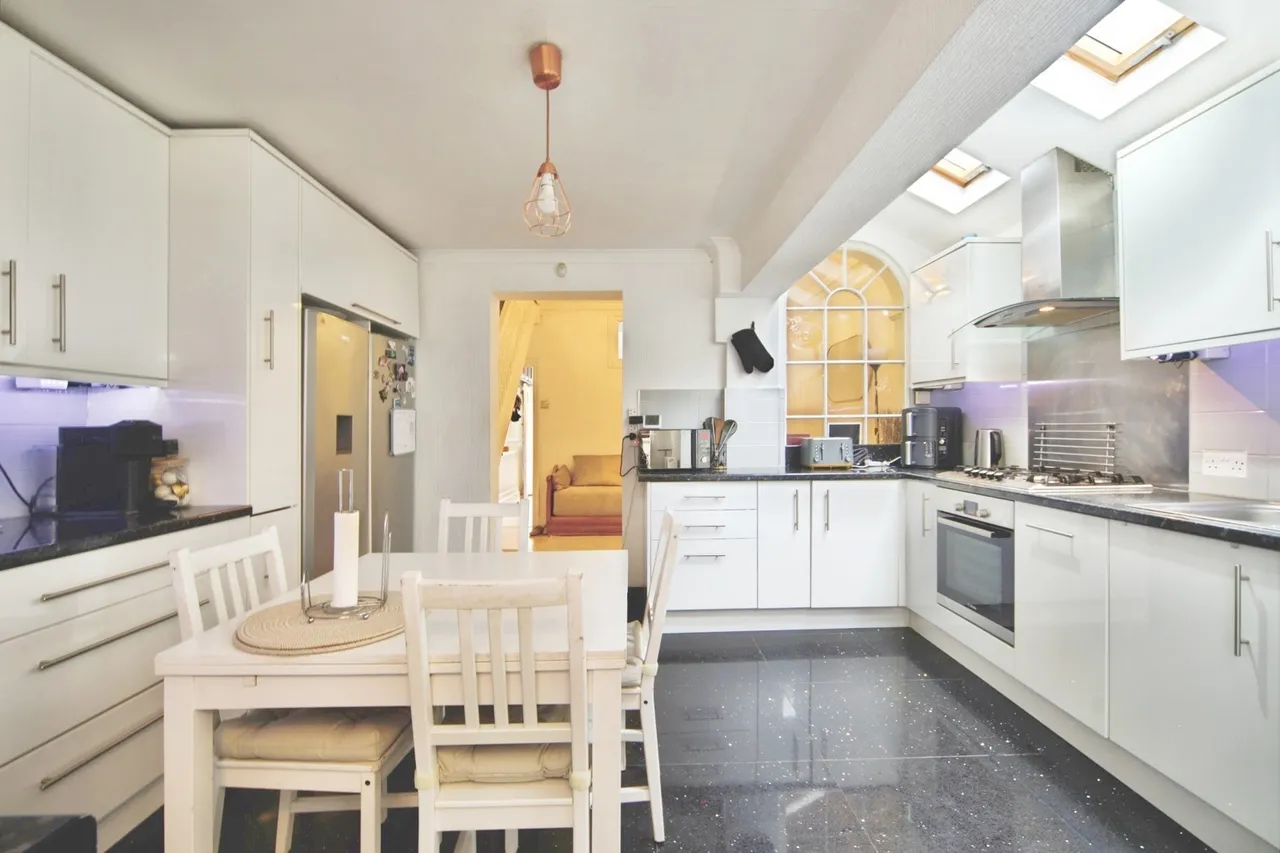 New City Road, Plaistow, London, E13, photo 4