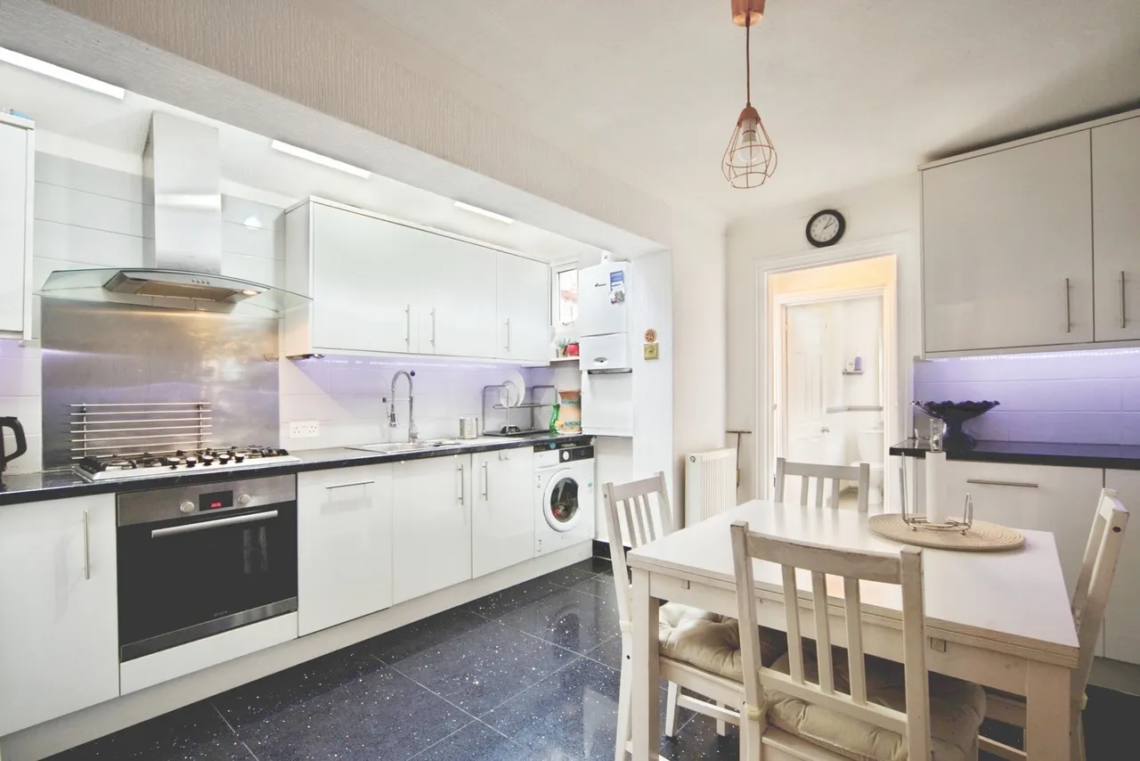 New City Road, Plaistow, London, E13, photo 5