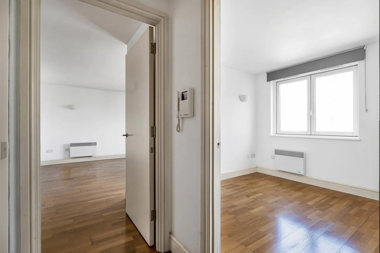 Plumbers Row, London, E1, photo 10