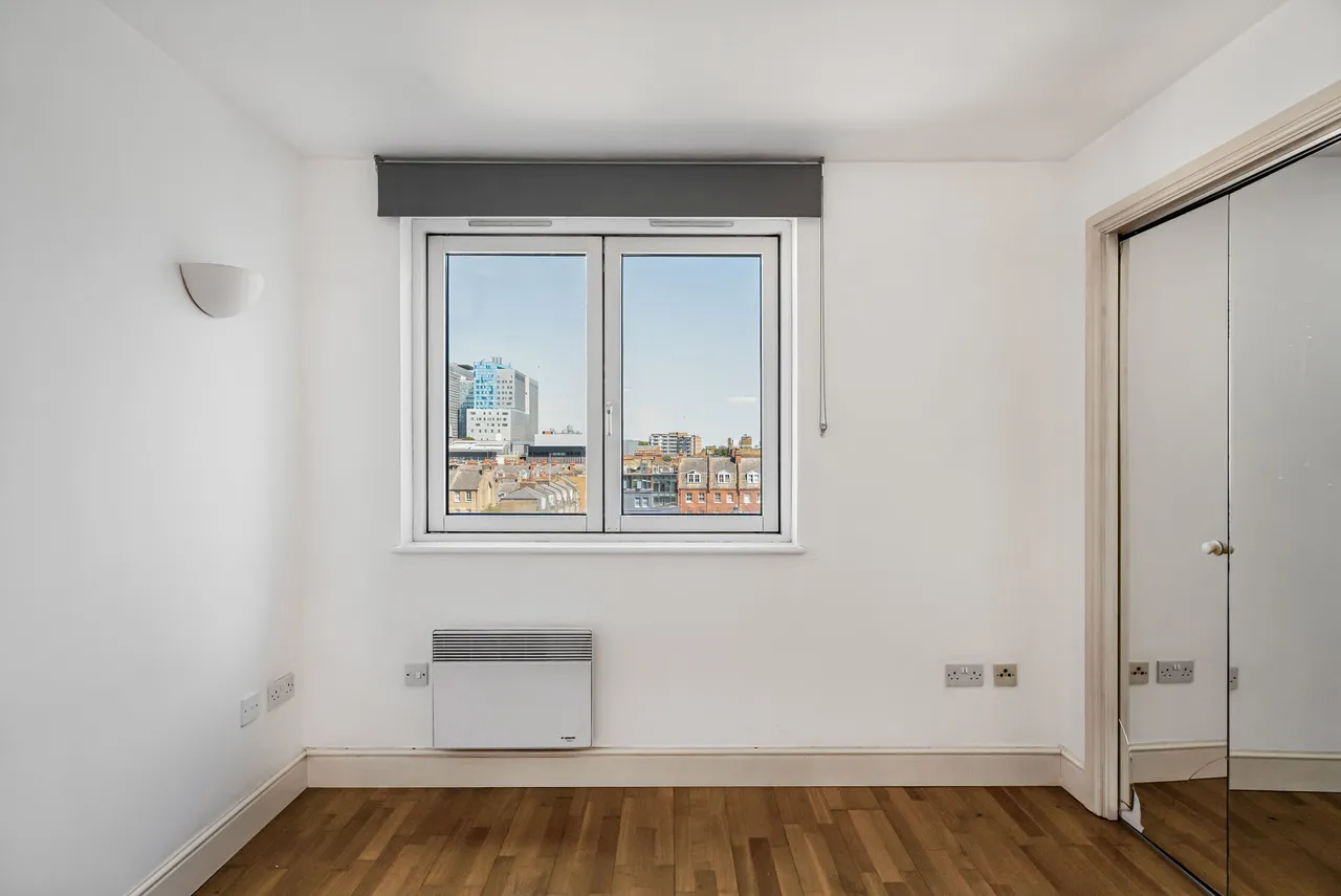 Plumbers Row, London, E1, photo 13