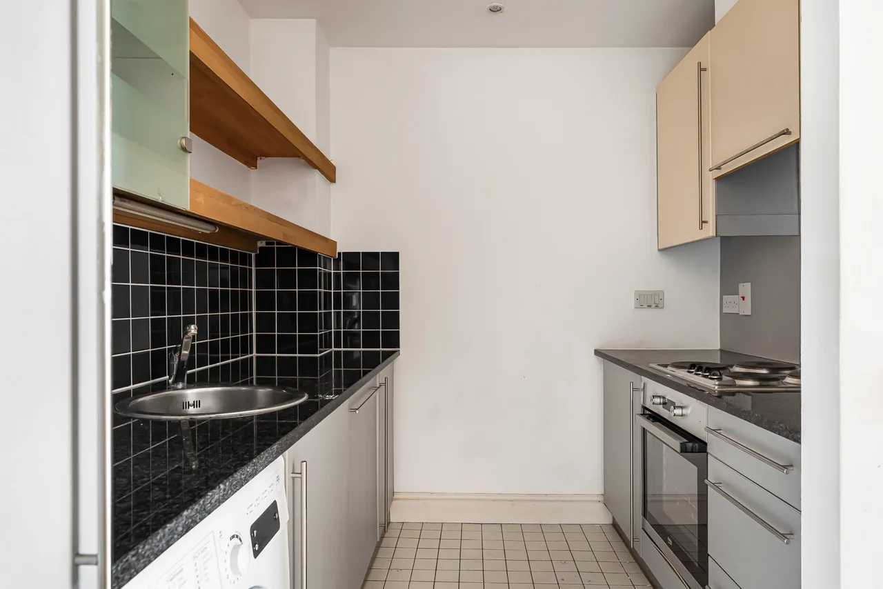 Plumbers Row, London, E1, photo 3