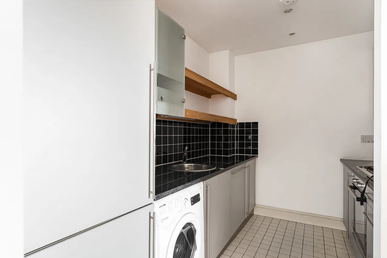 Plumbers Row, London, E1, photo 11