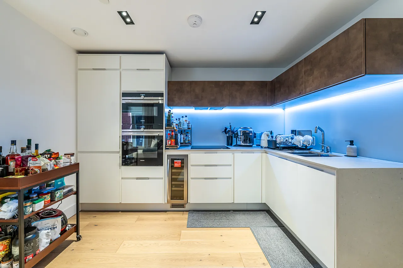 17 Exchange Gardens, London, SW8, photo 5