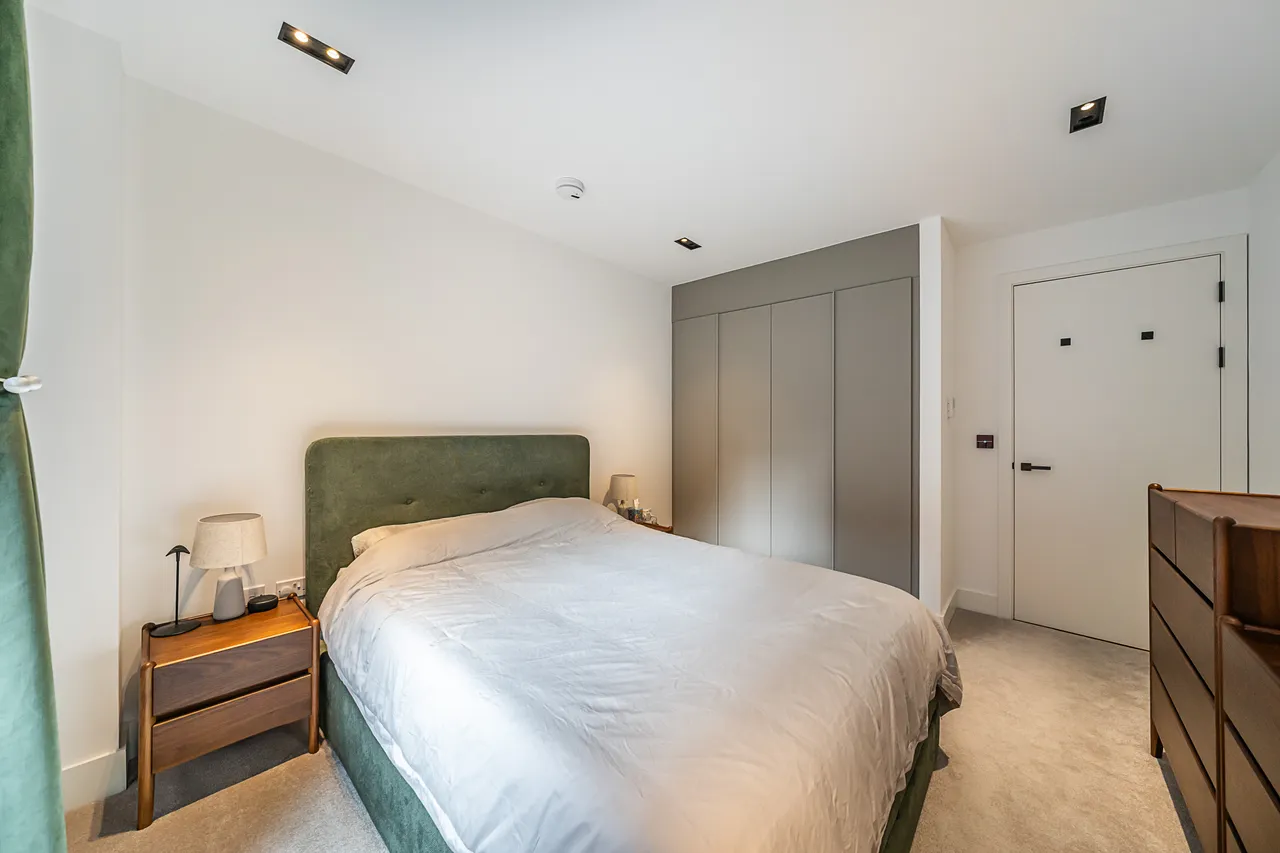 17 Exchange Gardens, London, SW8, photo 12