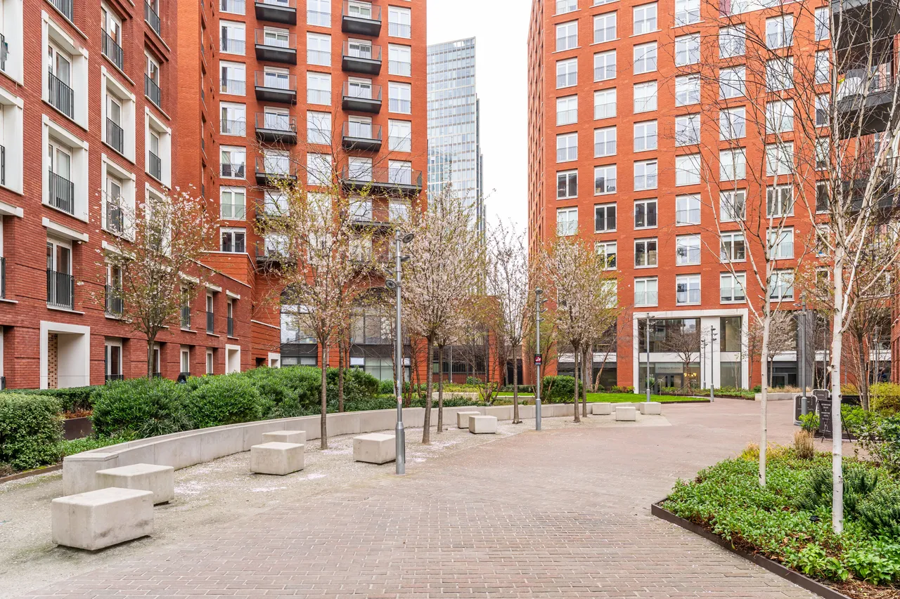 17 Exchange Gardens, London, SW8, photo 4