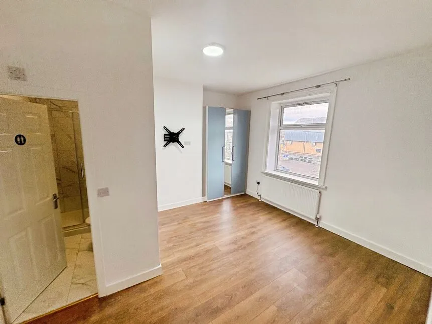 Somerset Road, Huddersfield, West Yorkshire, HD5, photo 9