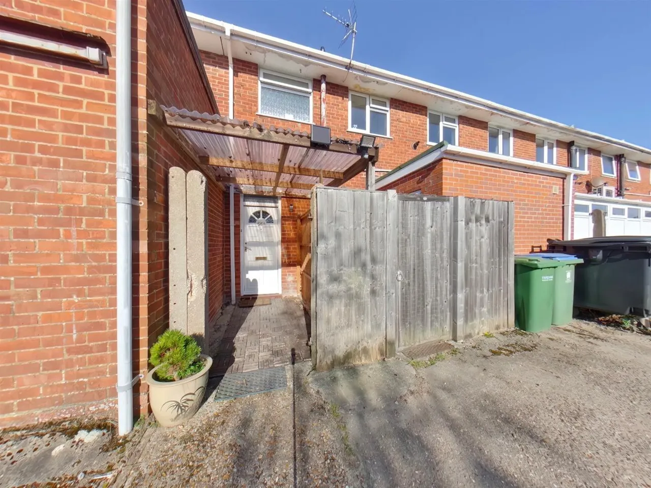 3 bed flat to rent — Crofton Lane, Hill Head, Fareham