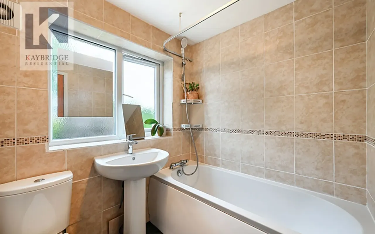 Huntingdon Gardens, Worcester Park, KT4, photo 6