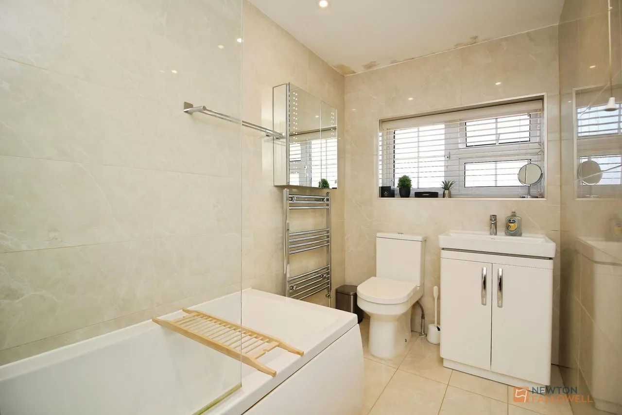 Thurlow Close, Oadby, LE2, photo 23
