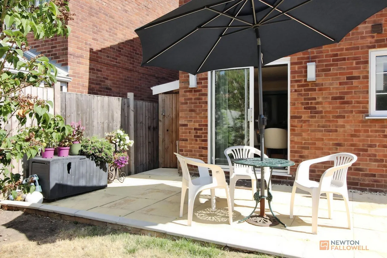 Thurlow Close, Oadby, LE2, photo 25
