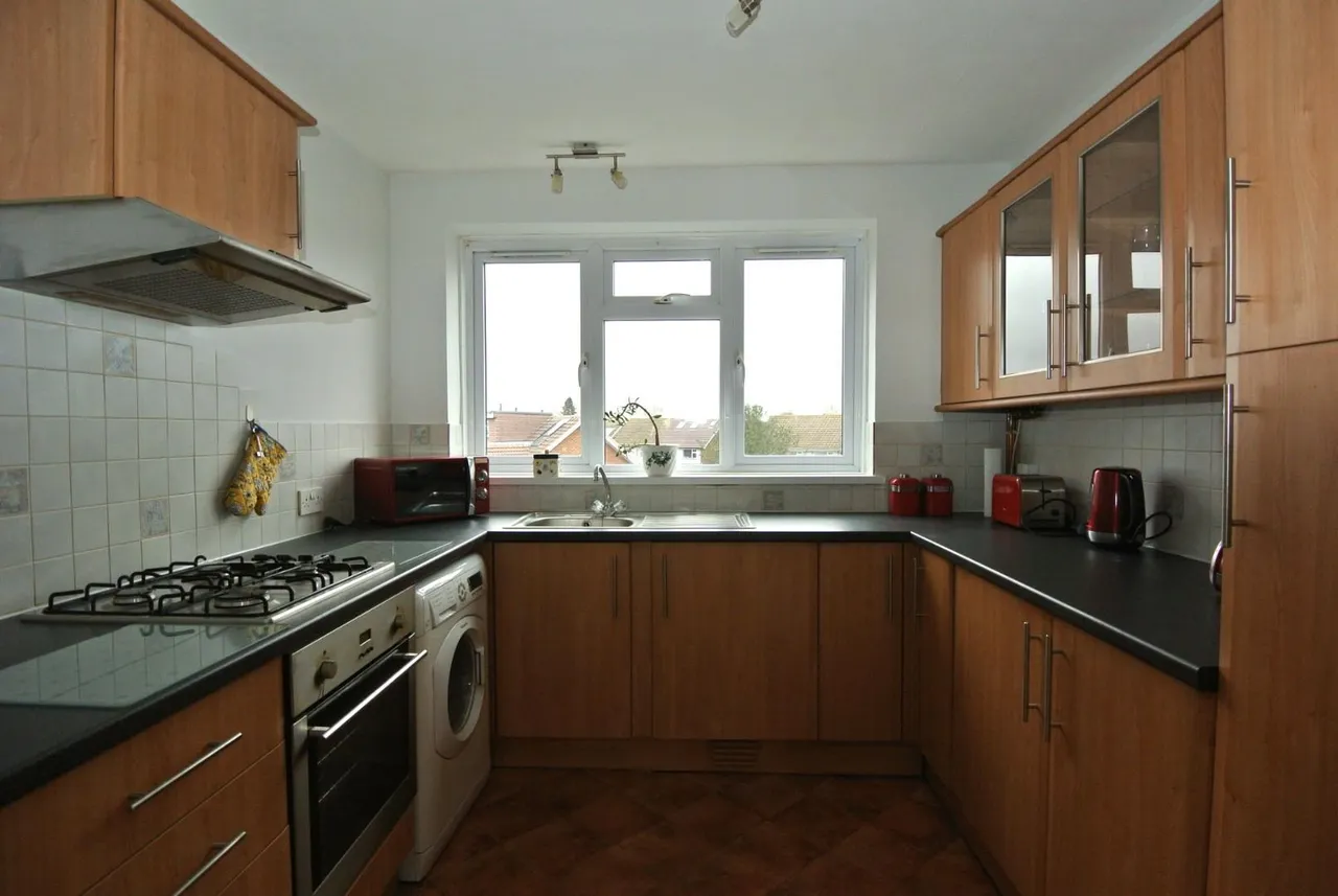Wellington Court, Clare Road, Staines-Upon-Thames, TW19 7HL, photo 4