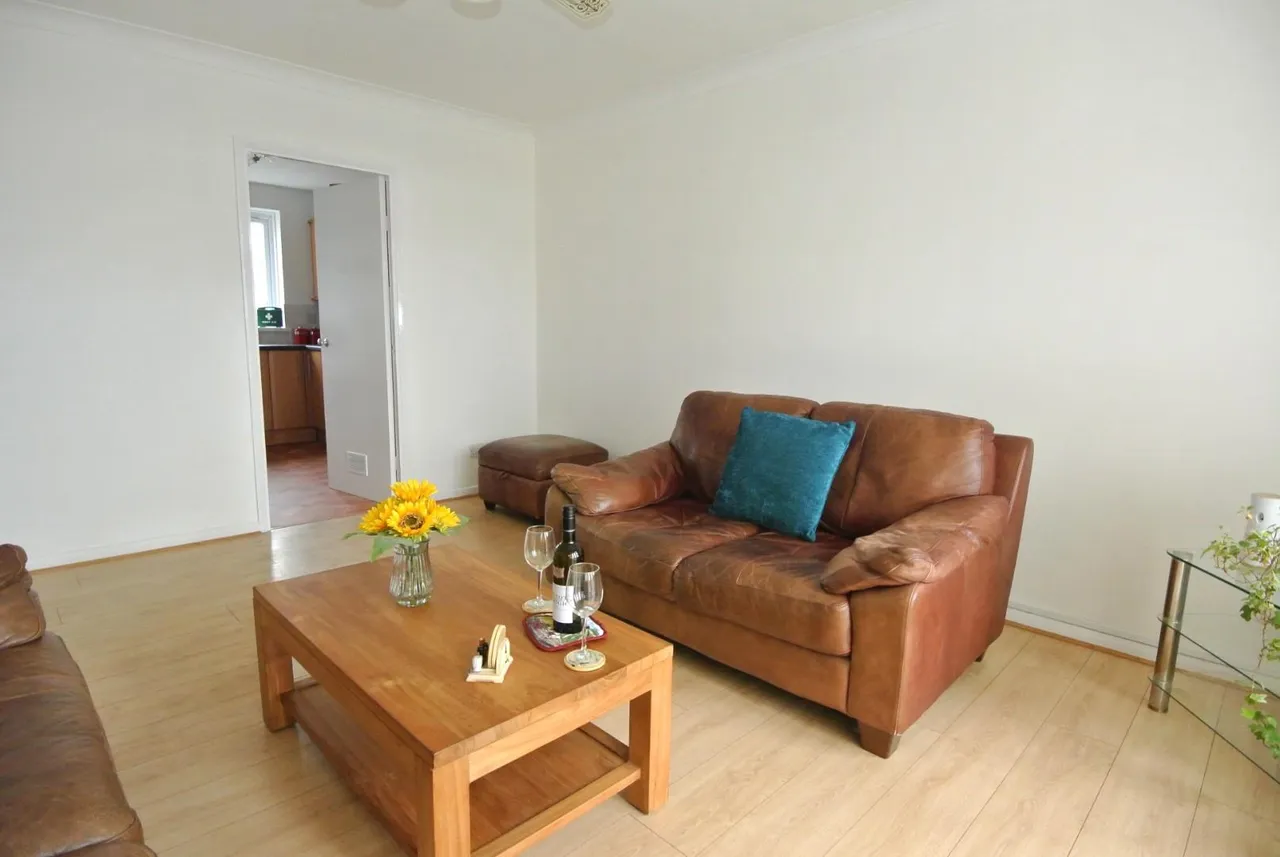 Wellington Court, Clare Road, Staines-Upon-Thames, TW19 7HL, photo 5