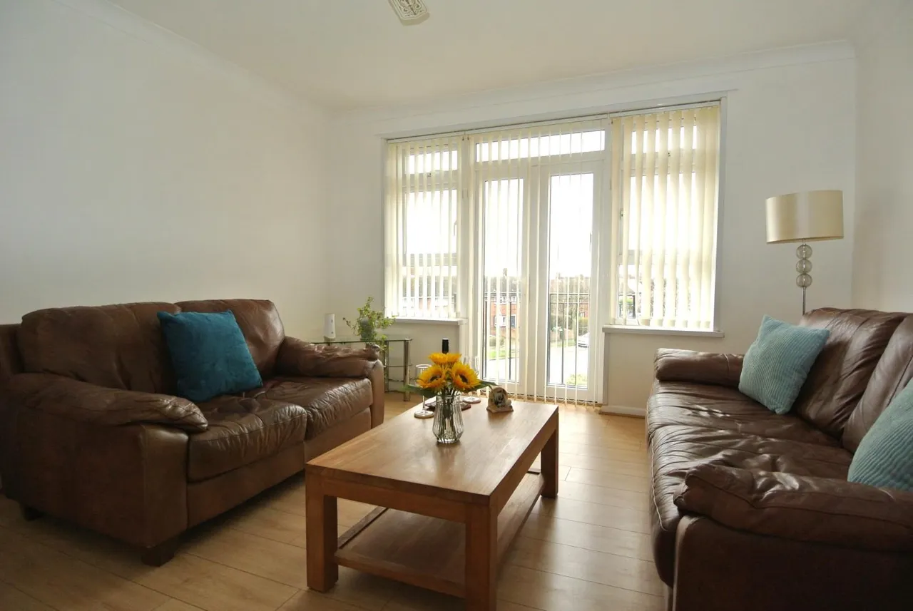 Wellington Court, Clare Road, Staines-Upon-Thames, TW19 7HL, photo 6