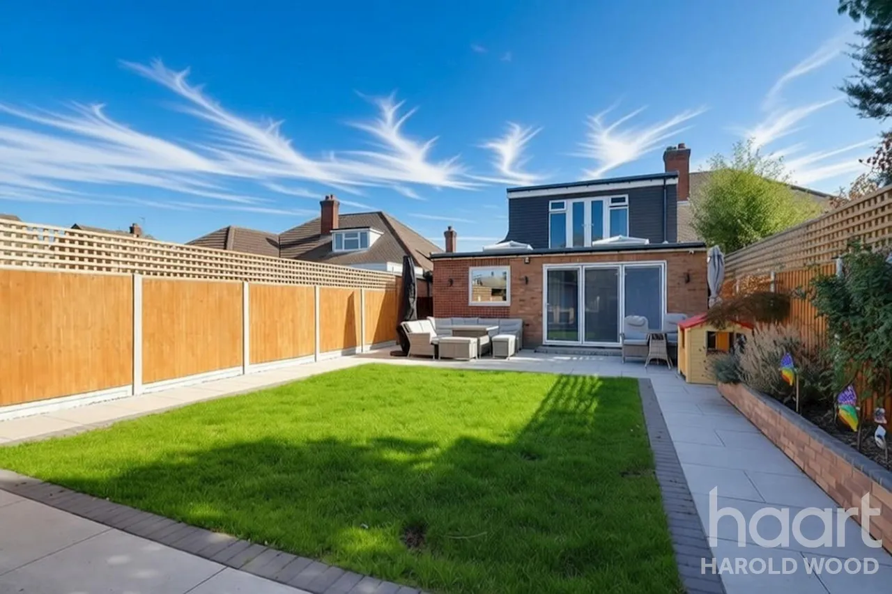 Newhall Drive, Harold Wood, RM3, photo 23