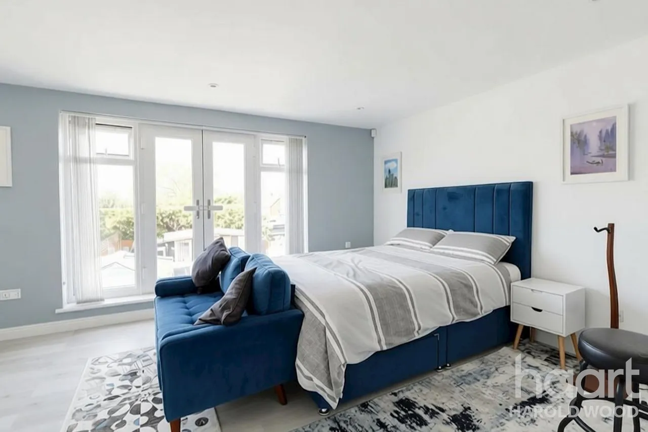 Newhall Drive, Harold Wood, RM3, photo 16