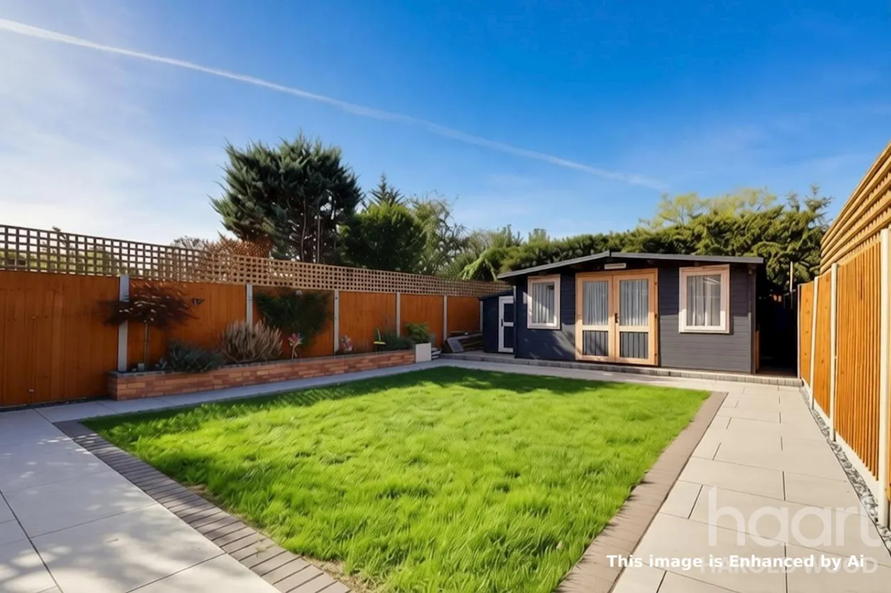 Newhall Drive, Harold Wood, RM3, photo 22