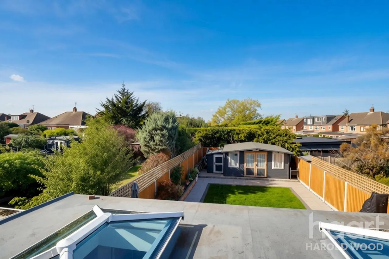 Newhall Drive, Harold Wood, RM3, photo 19