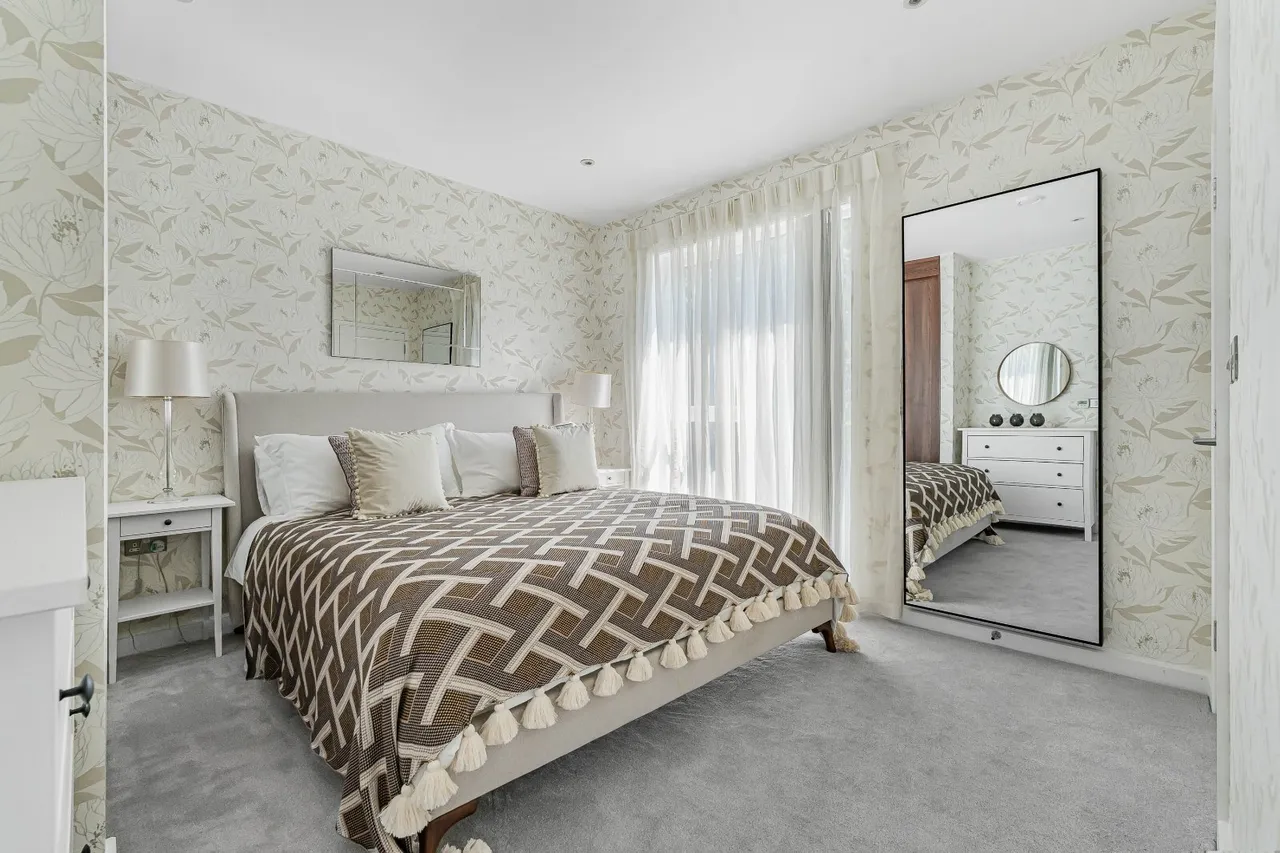Reynard's Way, Brentford, TW8, photo 9