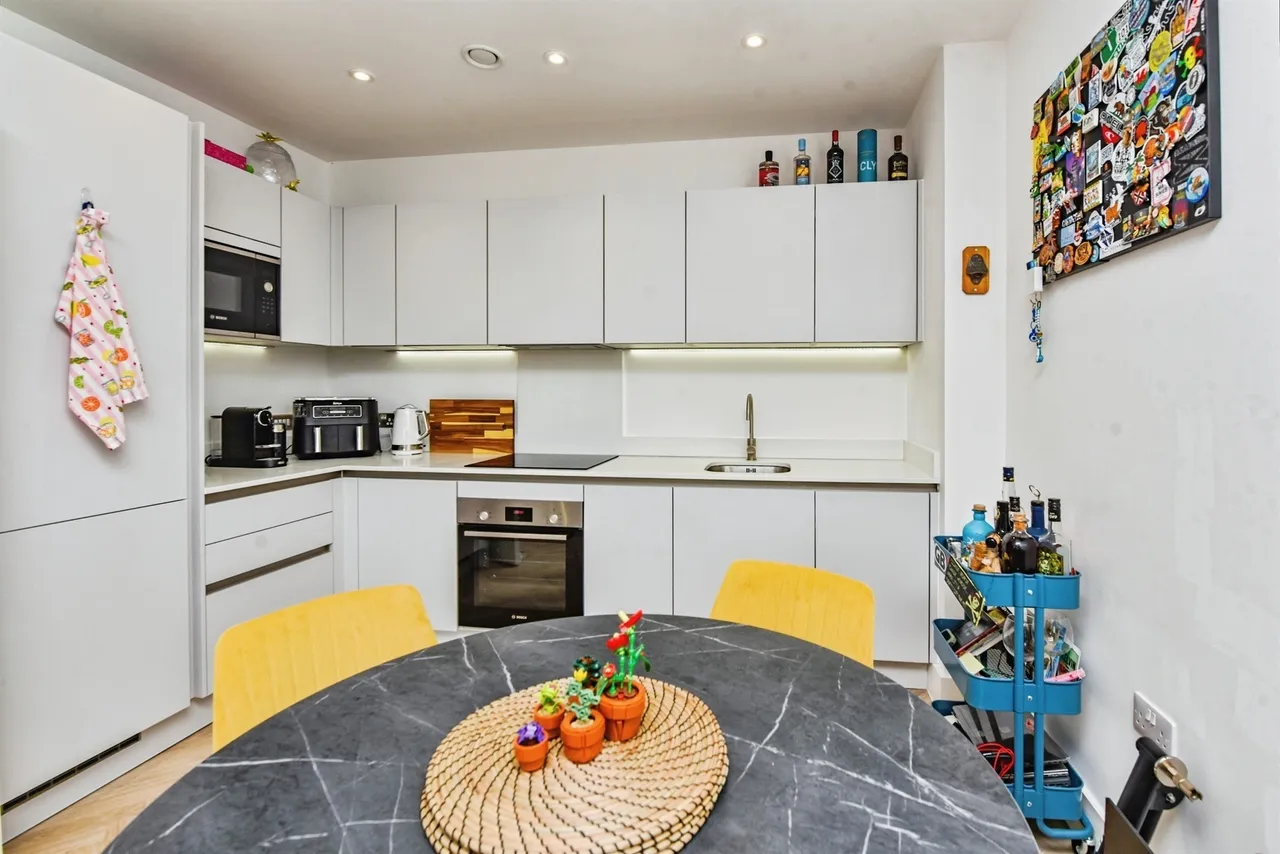 Caxton Road, Frome, BA11, photo 4