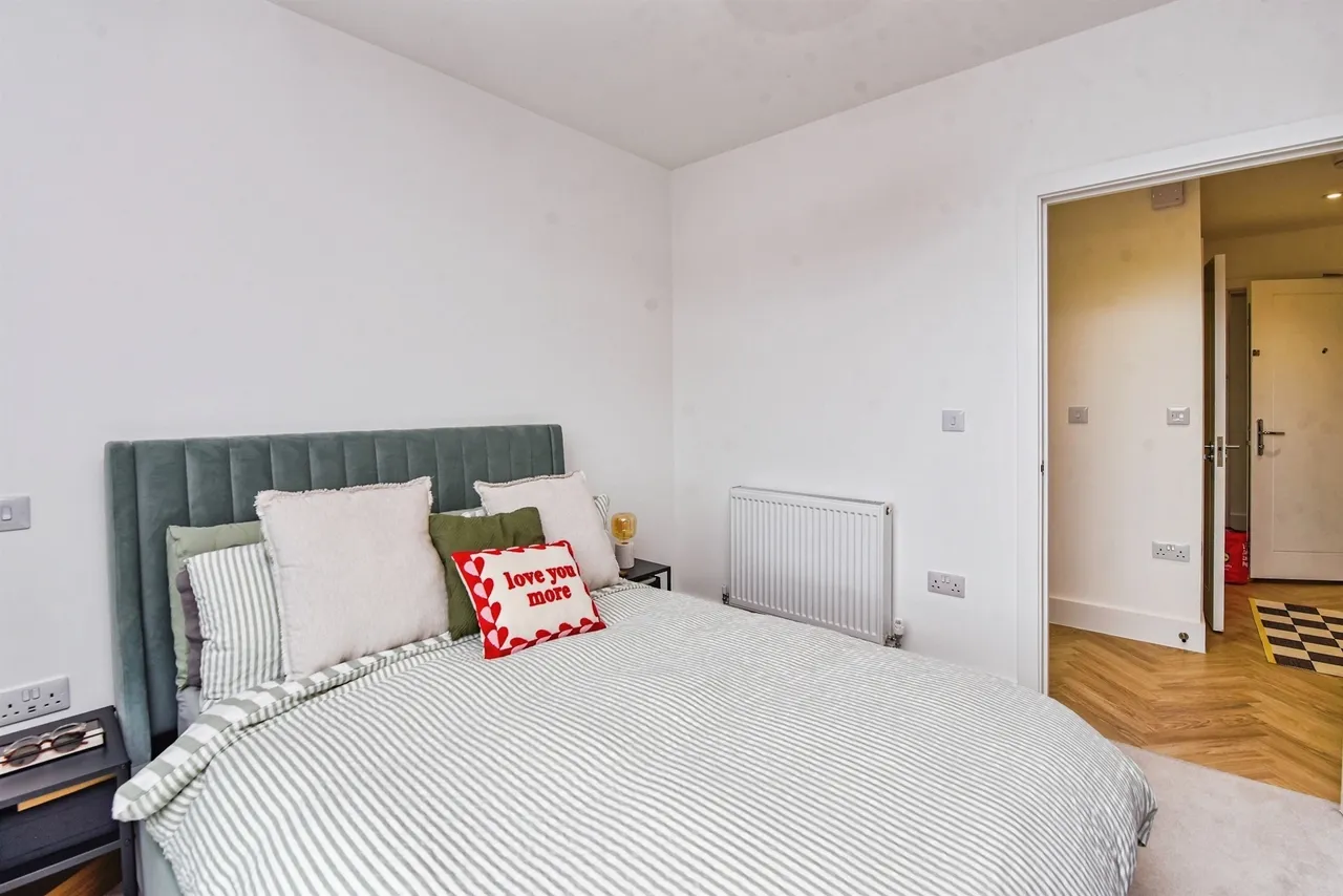Caxton Road, Frome, BA11, photo 9
