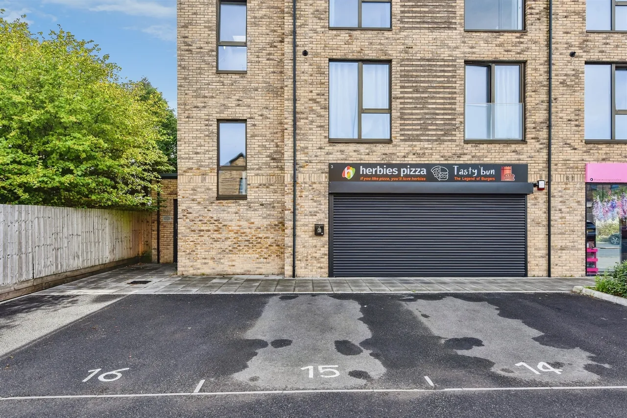 Caxton Road, Frome, BA11, photo 10
