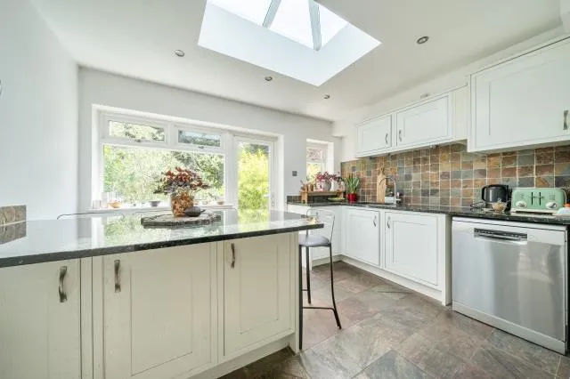 Halliford Road, Sunbury-on-Thames, TW16, photo 4