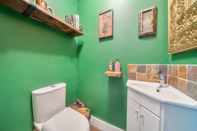 Halliford Road, Sunbury-on-Thames, TW16, photo 20