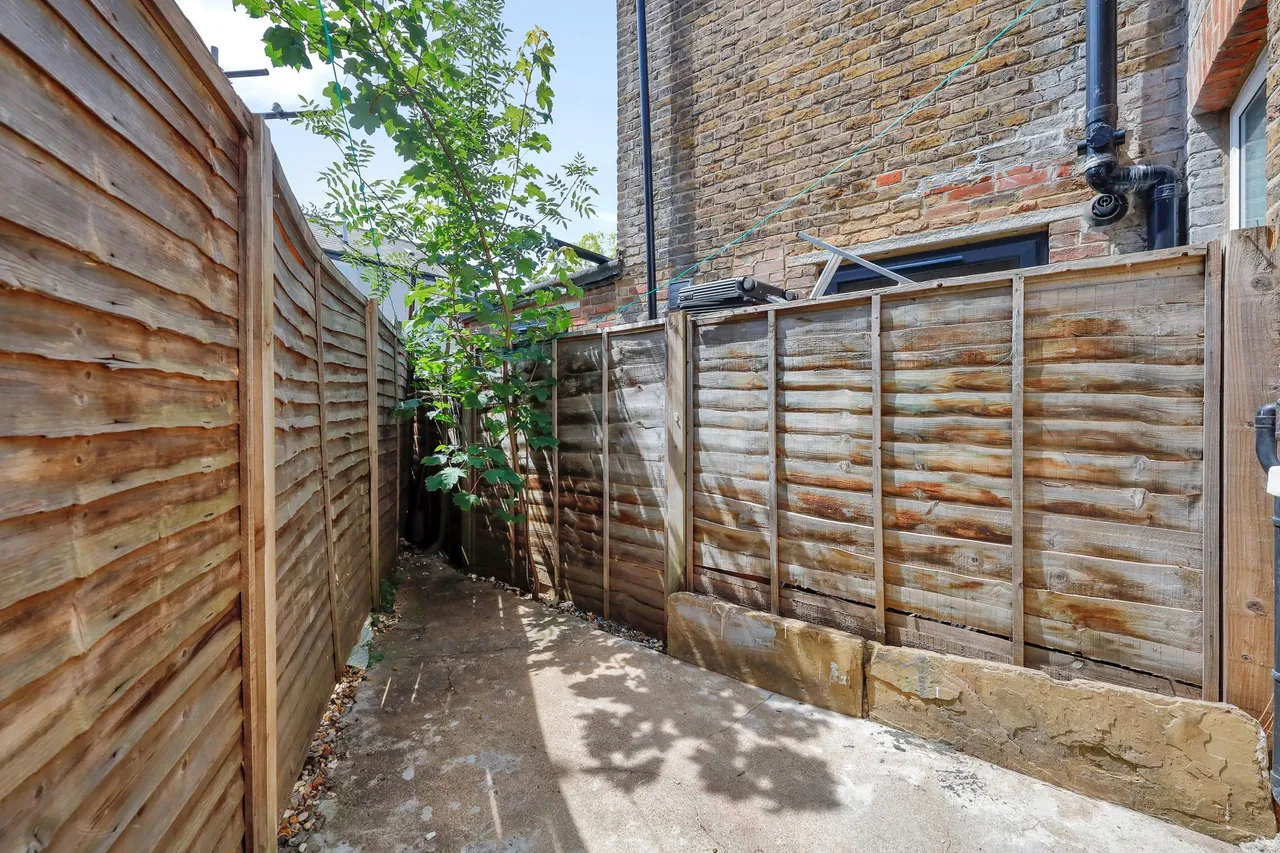Chaplin Road, London, NW2, photo 7