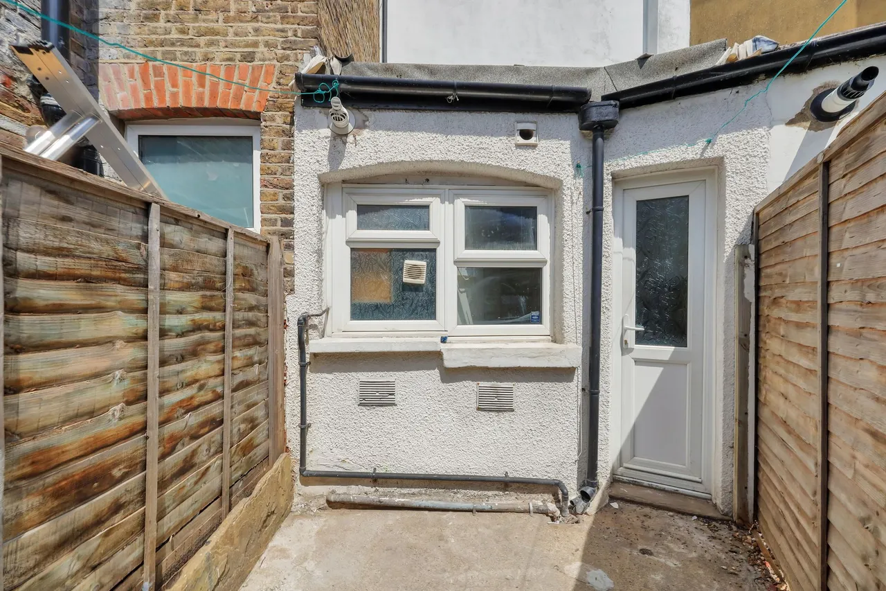 Chaplin Road, London, NW2, photo 6