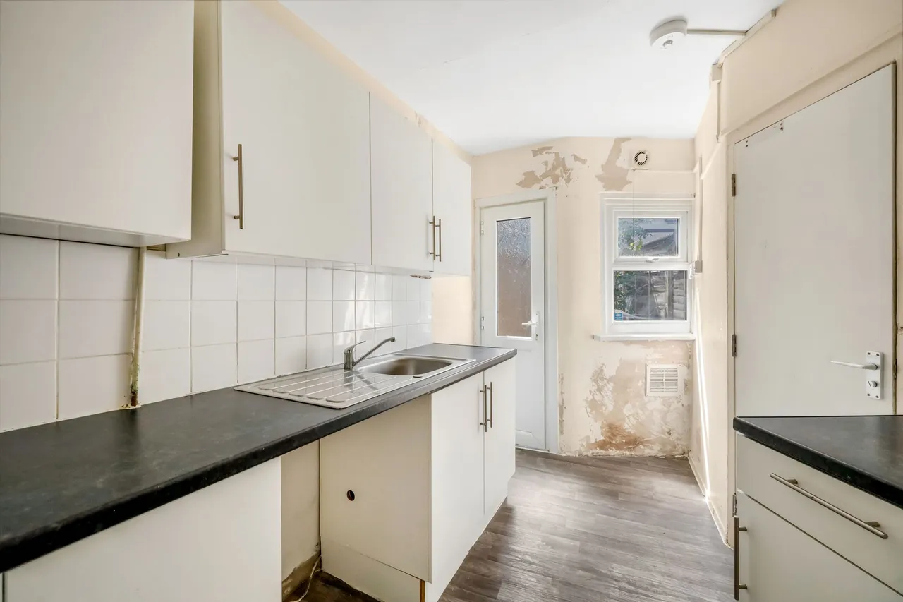 Chaplin Road, London, NW2, photo 3