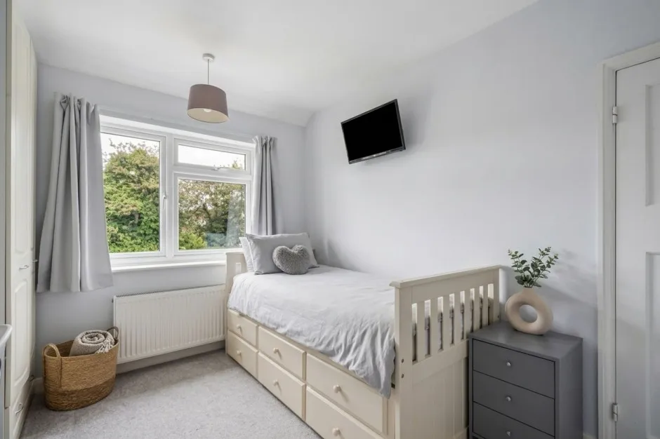 Dellfield Crescent, Uxbridge, UB8, photo 15