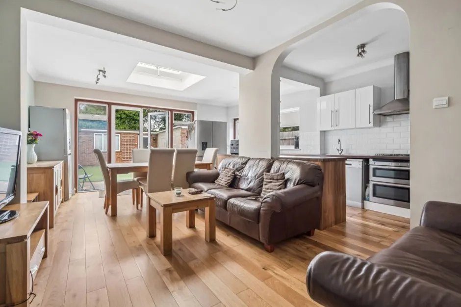 Dellfield Crescent, Uxbridge, UB8, photo 4