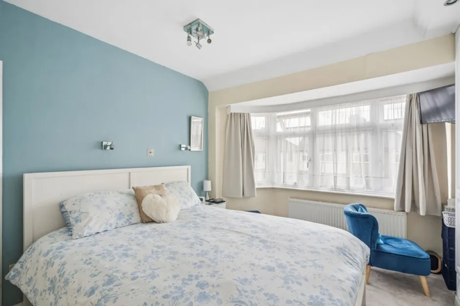 Dellfield Crescent, Uxbridge, UB8, photo 13