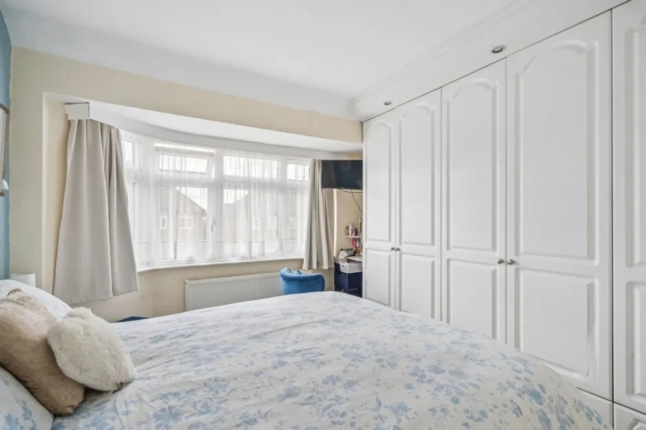 Dellfield Crescent, Uxbridge, UB8, photo 12