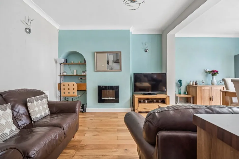 Dellfield Crescent, Uxbridge, UB8, photo 6