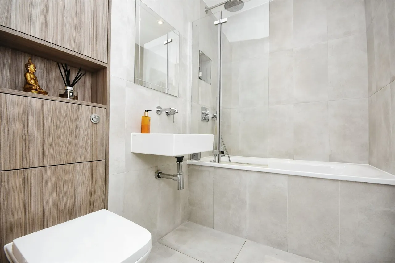 New Road, Brentwood, photo 10