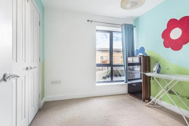 Fire Fly Avenue, Swindon, SN2, photo 6