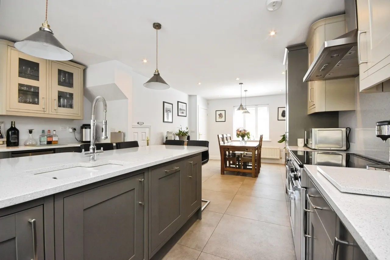 Cornelius Vale, Chelmer Village, Chelmsford, Essex, CM2, photo 5
