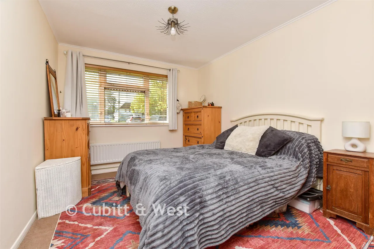 Levett Road, Leatherhead, KT22, photo 4