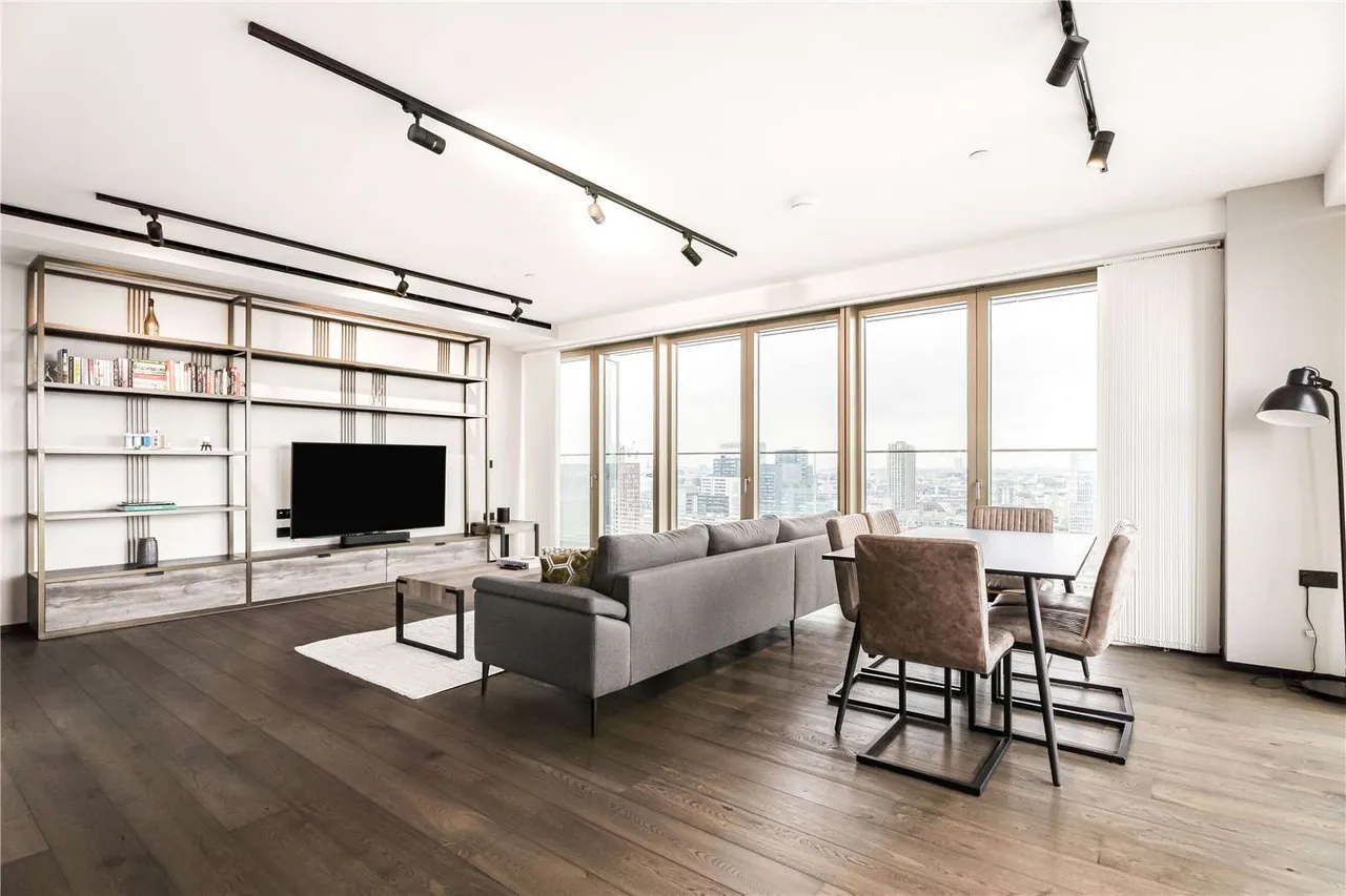 3 bed flat for sale — Hewett Street, London, EC2A 3NL