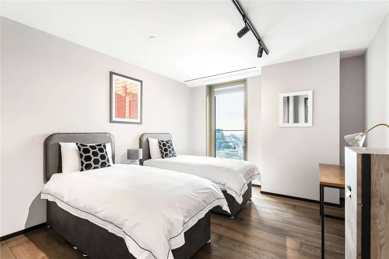 Hewett Street, London, EC2A 3NL, photo 3