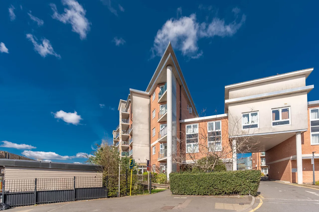 Harrow, HA2, photo 3