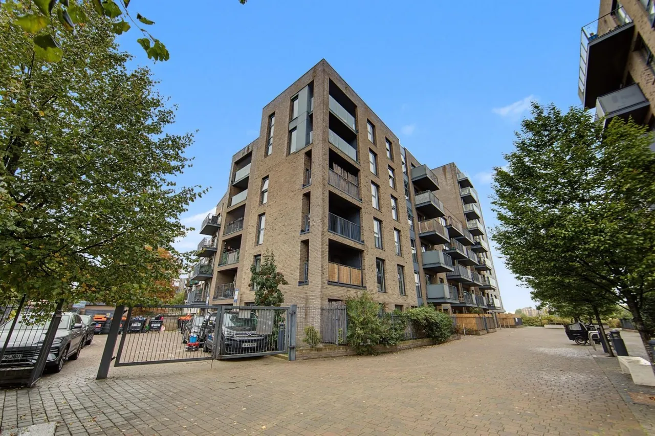 1 bed flat for sale, Green Lanes Walk, London, N4