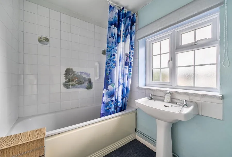Redgrove Road, Cheltenham, GL51, photo 11