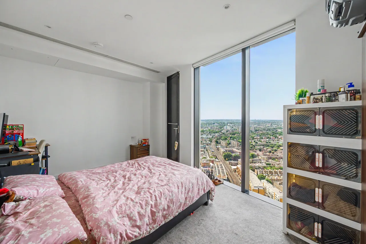 Apartment 4002, The Strata, 8 Walworth Road, London, photo 11